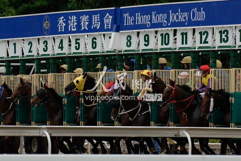 关于预测香港今晚特马行为的警示文章——警惕违法犯罪行为